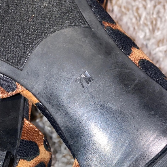 Leopard Print Women's Flats - Picture 6 of 8